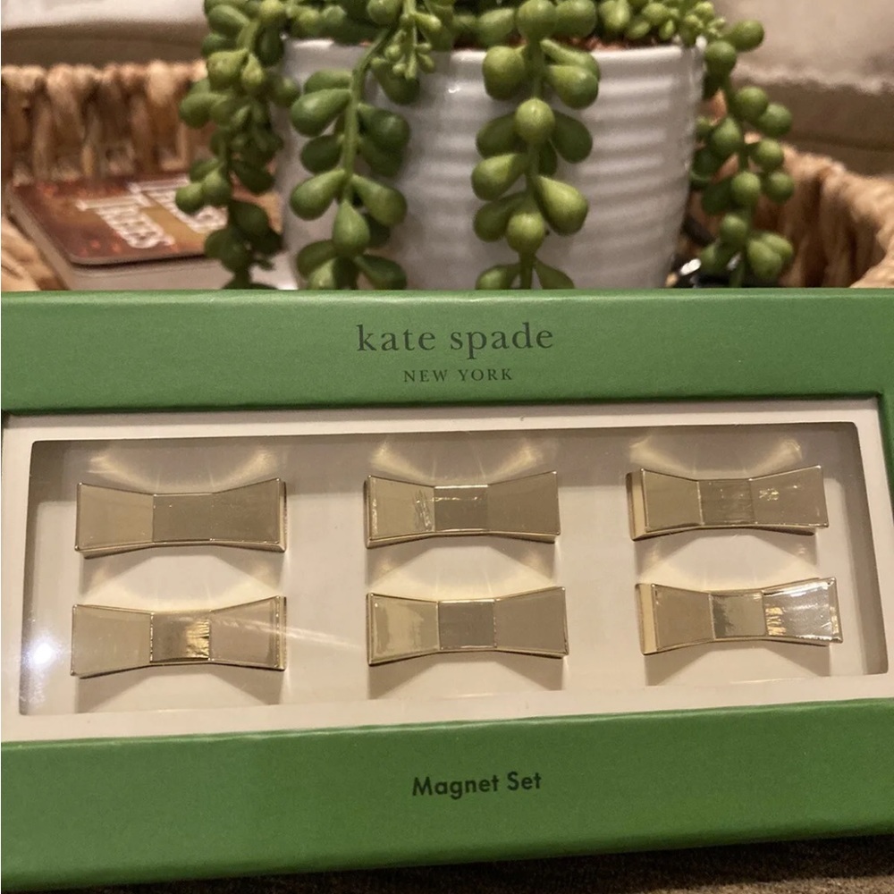 kate spade Bow Lovely Magnet Set COLLECTIBLE RARE - Picture 4 of 4